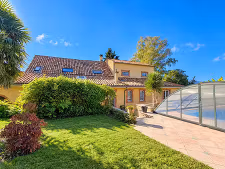 maison de 248m2 avec piscine et garage