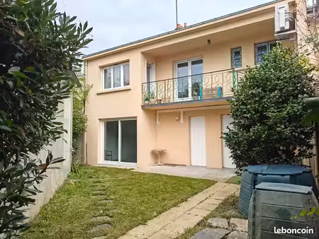 2 pièces 455· 23 m2 pièces  23 m² la roche sur-yon