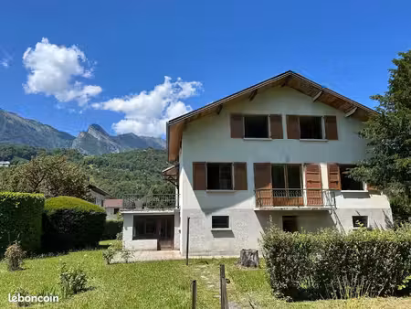 maison 145 m2 (240 m2 au sol) - 3 garages - terrain 755 m2