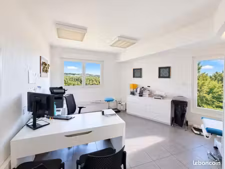 bureau 168 m²