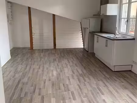 plateau de 80m2 avec 2 log en t2 hyper centre
