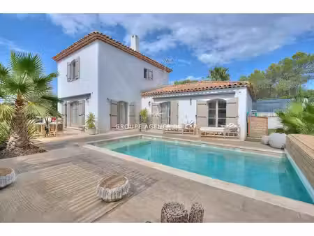 villa de luxe à vendre dans le quartier centre ville