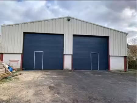 grand dépôt entrepôt stockage 550m2