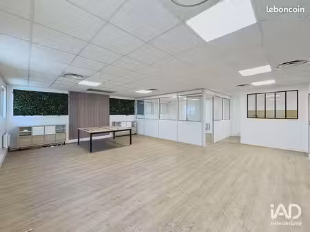 local 250 m² brie-comte-robert