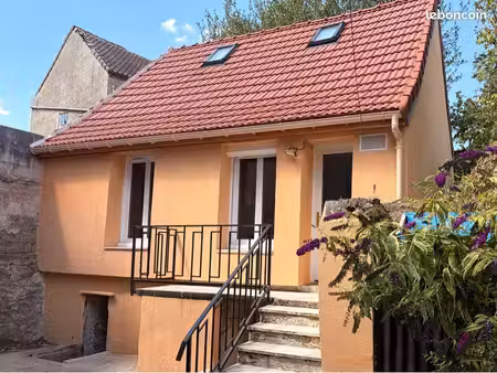 maison indépendante meublée avec jardin privatif – issou