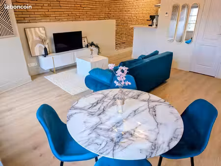 t2 meublé en duplex - hypercentre - sans frais d'agence