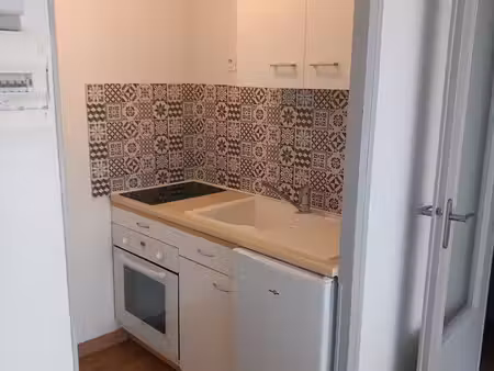 appartement 2 pièces avec balcon fermé