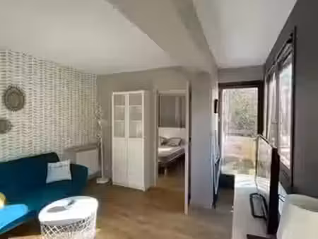 t2 meublé 34 m2 avec balcon barrière saint genès