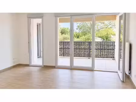 t2 avec loggia et parking à montpellier