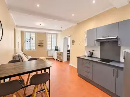 à louer nice – vieux-nice / rue du collet – 2 pièces meublé – 1 chambre – charme de l'anci