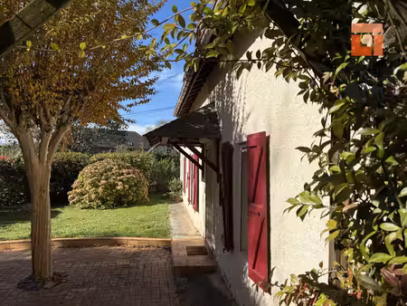 à vendre  gan  maison de caractère de 145 m²  vue pyrénées  garage et terrain plat de 1920
