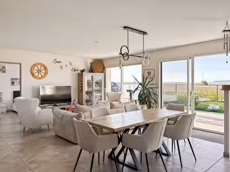maison en location de 5 pièces  3 chambres