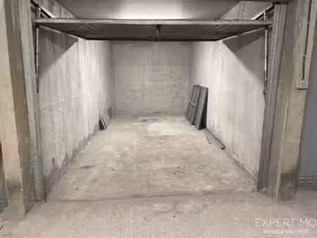 vente garage et parking à aix-en-provence (13080) : à vendre / aix-en-provence