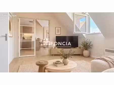 deauville – duplex de charme de 55 m² – dernier étage – à deux pas de la place morny