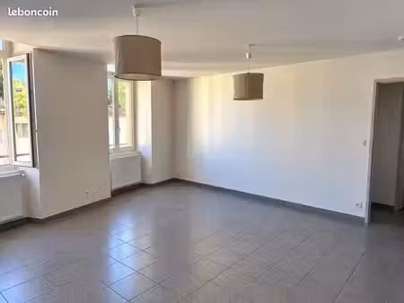 à louer – t2 rénové 59 m² – centre historique de romans – 2ᵉ étage