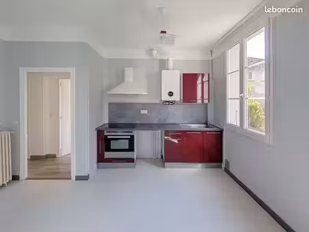 appartement t3 avec garage et jardin à millau