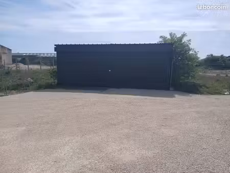 depot local 30m2 a louer