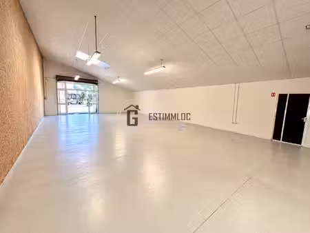 local commercial 135m2 axe draguignan/ salernes