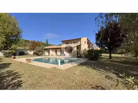 une architecture singulière au coeur du village