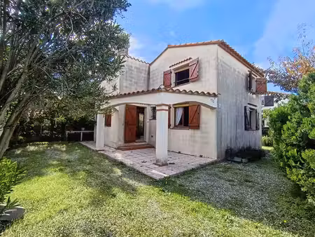 villa 4 faces plain pied avec mezzanine à deux pas de la pla