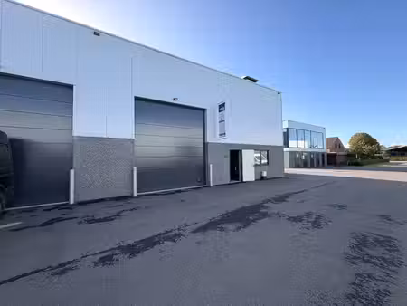 nouvelle construction de l'espace de stockage à louer à sin