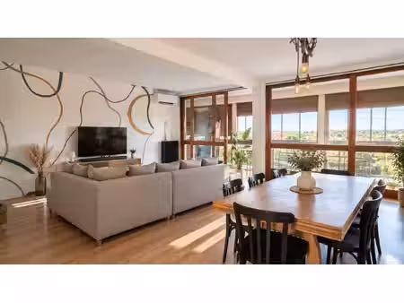 appartement de caractère - esprit moderniste des années 70 - 139 m² avec garage