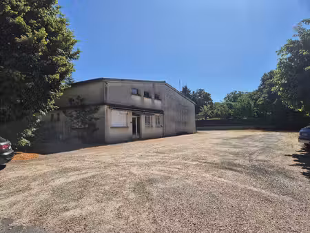 entrepôt de 495 m2 viabilisé sur 3 390 m2