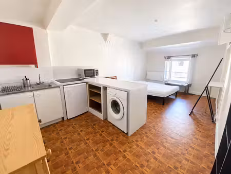 à vendre studio de charme en plein coeur de saint-germain-en-laye