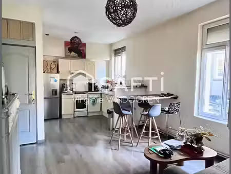 appartement face aux remparts avec toit terrasse