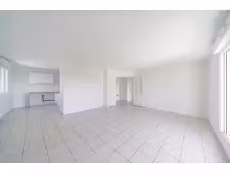 location appartement 5 pièces 111 m² à pau (64000)  866 €