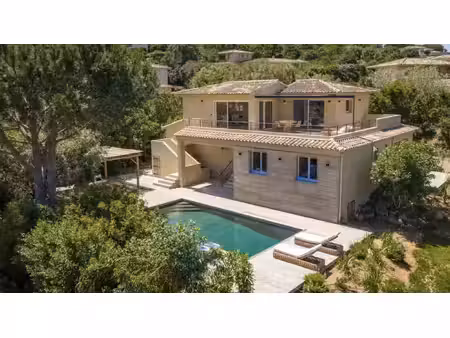 -superbe villa avec vue mer à porto-vecchio !
