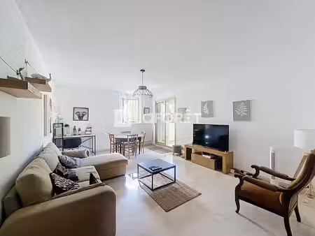 appartement type 2 -résidence le prador-carre d'or- extérieur-13008