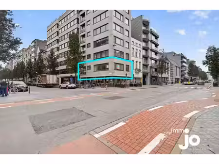 spacieux appartement de 2 chambres à ostende  prêt à emmé...