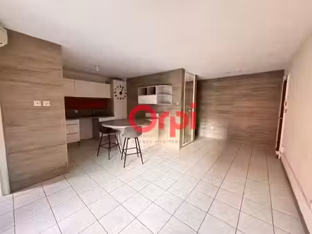 location appartement 2 pièces 36.28 m² à frejus (83600)  733 €