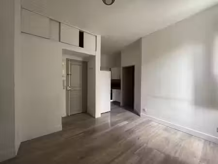 location appartement 2 pièces 32.36 m² à marseille 8ème (13008)  720 €
