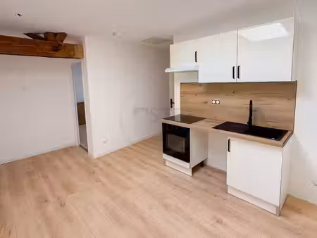 location appartement 2 pièces 29m² aubenas 07200