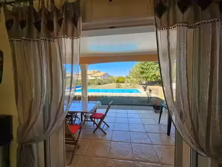 superbe pavillon récent de 162 m² avec piscine et grand terrain — 4 chambres dont suite pa