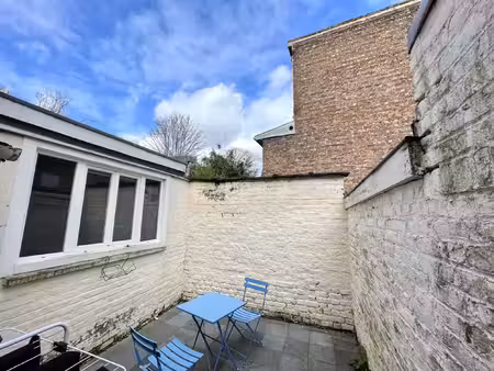 appartement t2 46m2 meuble avec terrasse fives