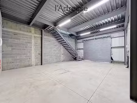 location locaux professionnels 3 pièces 92.7 m² à ajaccio (20000)  1 268 €
