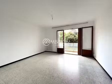 location à l'année : appartement de 61 55m² à saint-raphaël