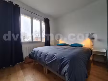trois pièces avec parking rue des ruffins 93100
