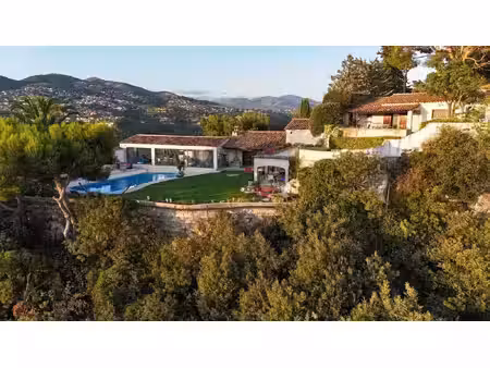 villa d’exception avec vue mer panoramique  piscine et intimité