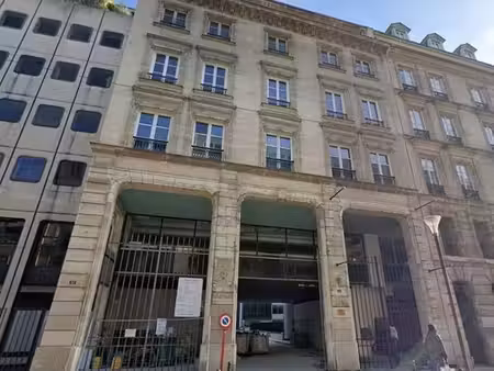 location bureaux 67m²