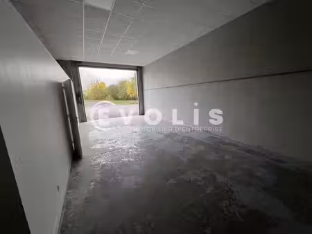 location local d’activités serris 77700 208m²