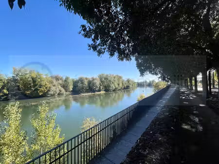 bel appartement avec vue dégagée