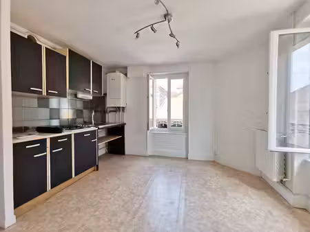 à louer un agréable t3 avec garage et cave