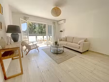appartement saint cannat 3 pièces 62 m2 avec terrasse et parkings