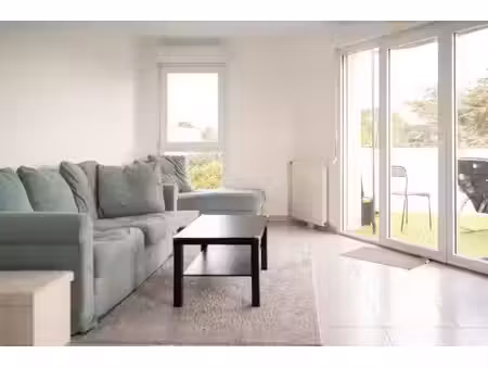 t4 de 90 m² au dernier étage  terrasse de 16 m² et stationnement — vendu loué