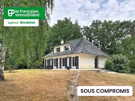 a vendre -maison rénovée -5 chambres - terrain arboré d'environ 1 hectare - sous-sol compl