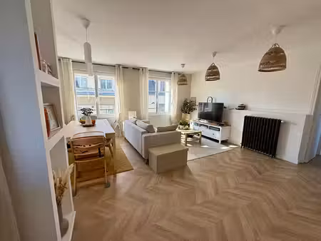 tours centre   lumineux appartement avec deux chambres